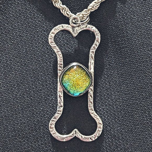 Cast DOG BONE Signed Rainbow Dichroic RULA GLASS 925 Sterling Silver Pendant - Picture 3 of 4